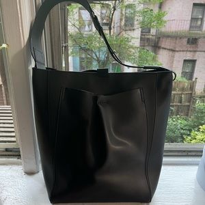 Everlane Studio Bag (Black Leather)